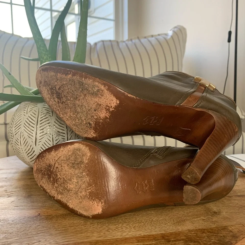 Tory‎ Burch Sz 9.5 M Olive/Brown Leather Ankle Boots Booties Zip Side High Heel